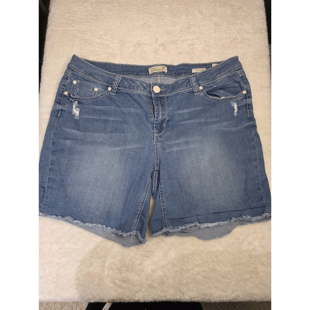 Seven7 Jean Shorts‎ Womens Size 20 Blue Cut Off Sexy Relaxed Raw Hem Medium Wash